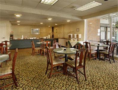 Howard Johnson Inn & Suites Columbus Restoran foto